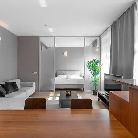 Laurinska Modern In Direct Centrum Of Bratislava, Air-condition