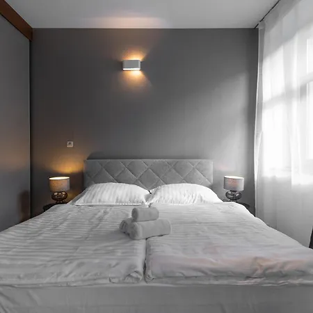 Apartman Laurinska Modern In Direct Centrum Of Bratislava, Air-condition Pozsony